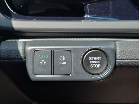 Used 2024 Porsche Panamera image 28
