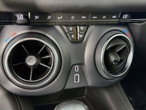 Used 2020 Chevrolet Blazer LT FWD image 20