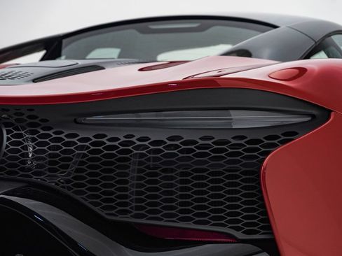 Used 2023 McLaren Artura RWD image 15