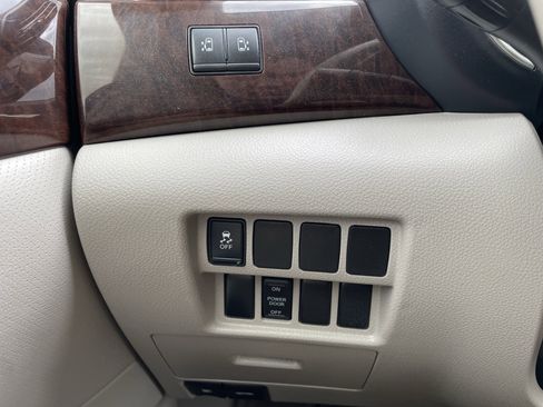 Used 2013 Nissan Quest SV FWD image 12