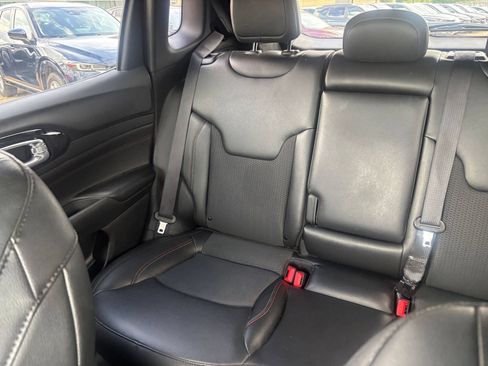 Used 2025 Jeep Compass Trailhawk AWD/4WD image 37