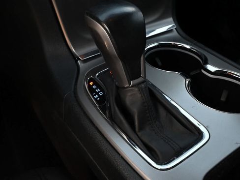 Used 2021 Jeep Grand Cherokee Laredo X RWD image 15
