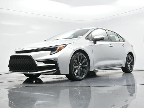 Used 2023 Toyota Corolla SE FWD image 40