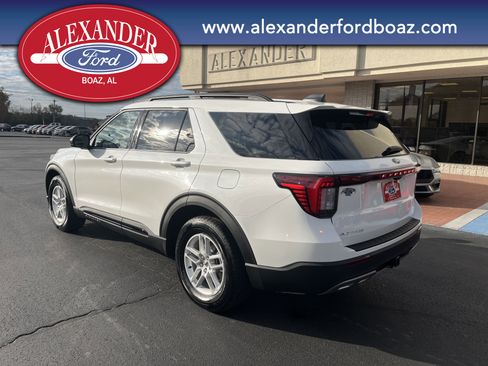 New 2026 Ford Explorer Active w/ Active Comfort Package image 2