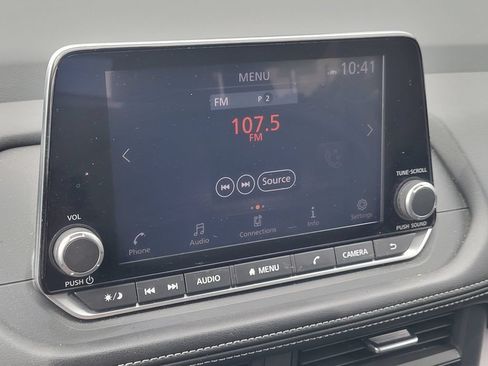 Used 2024 Nissan Rogue SV w/ SV Premium Package AWD/4WD image 19