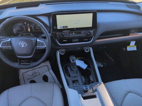 Certified 2026 Toyota Grand Highlander Platinum image 29