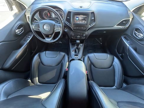 Used 2021 Jeep Cherokee Latitude Plus image 13