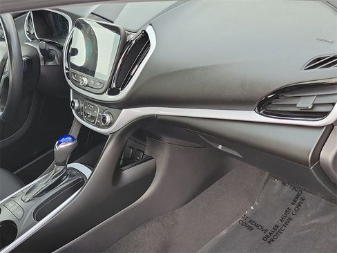 Used 2018 Chevrolet Volt LT w/ Comfort Package image 28