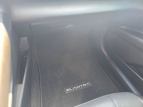 Used 2023 Hyundai Elantra Limited w/ Cargo Package FWD image 17