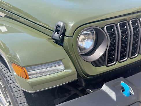 Used 2024 Jeep Wrangler Sport S w/ Convenience Group AWD/4WD image 34