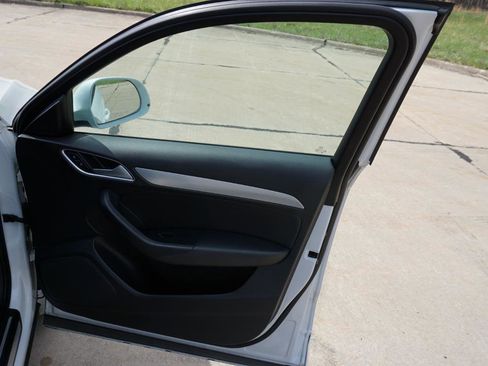 Used 2018 Audi Q3 2.0T Premium w/ Convenience Package image 28