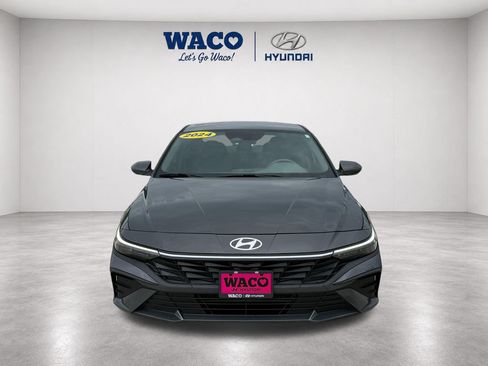 Used 2024 Hyundai Elantra SEL FWD image 2