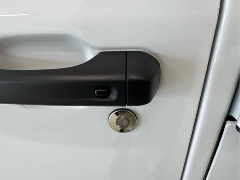 Used 2025 Jeep Wrangler Sahara image 10