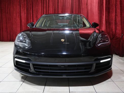 Used 2018 Porsche Panamera RWD image 9