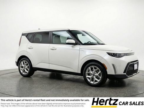 Used 2025 Kia Soul LX w/ LX Technology Package FWD image 1