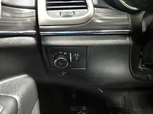Used 2022 Jeep Grand Cherokee Limited AWD/4WD image 14