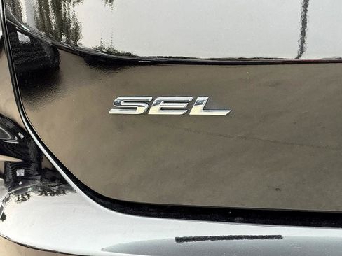 Used 2022 Ford Edge SEL w/ Convenience Package image 14