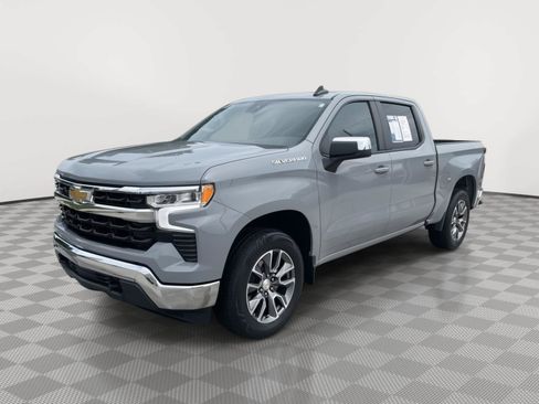 Used 2024 Chevrolet Silverado 1500 LT AWD/4WD image 5