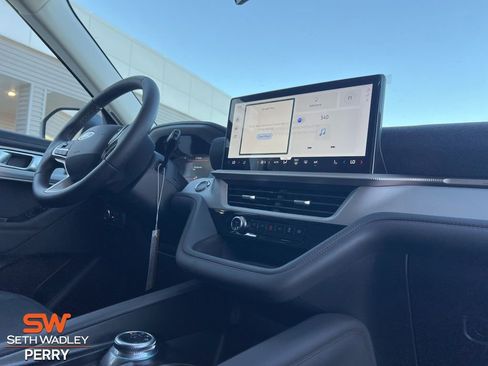 New 2026 Ford Explorer Active w/ Active Comfort Package image 2