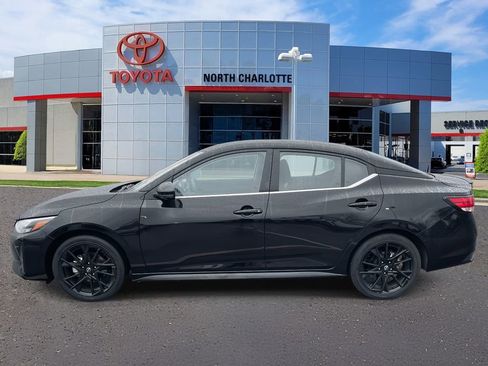 Used 2025 Nissan Sentra SR w/ Midnight Edition image 7