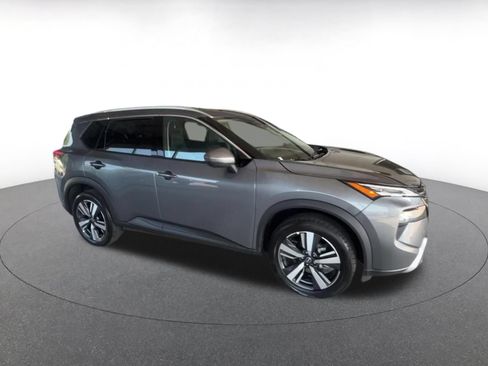 Used 2026 Nissan Rogue SL AWD/4WD image 2