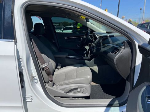 Used 2017 Chevrolet Impala LT image 12