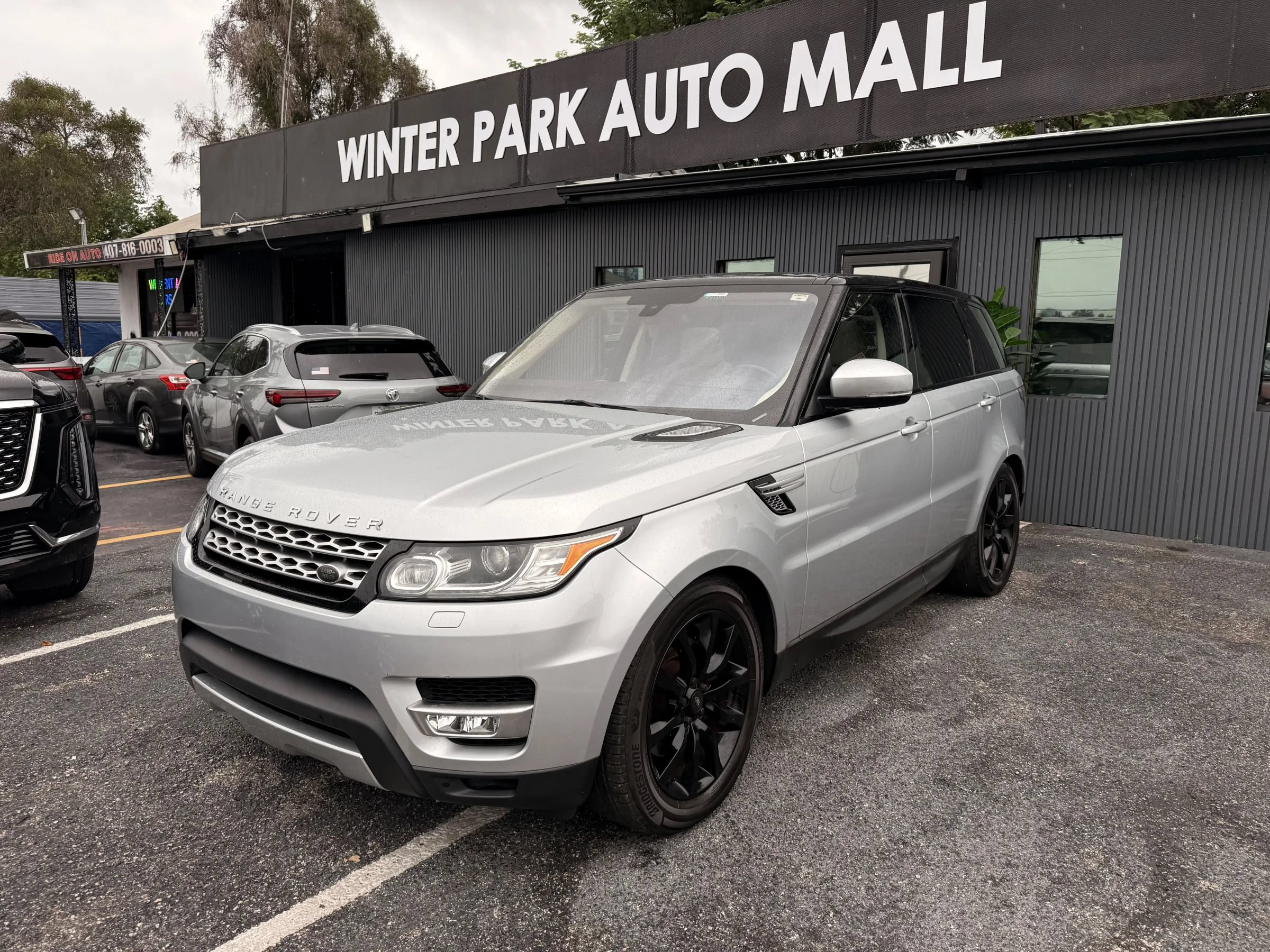 Used 2016 Land Rover Range Rover Sport HSE AWD/4WD image 1