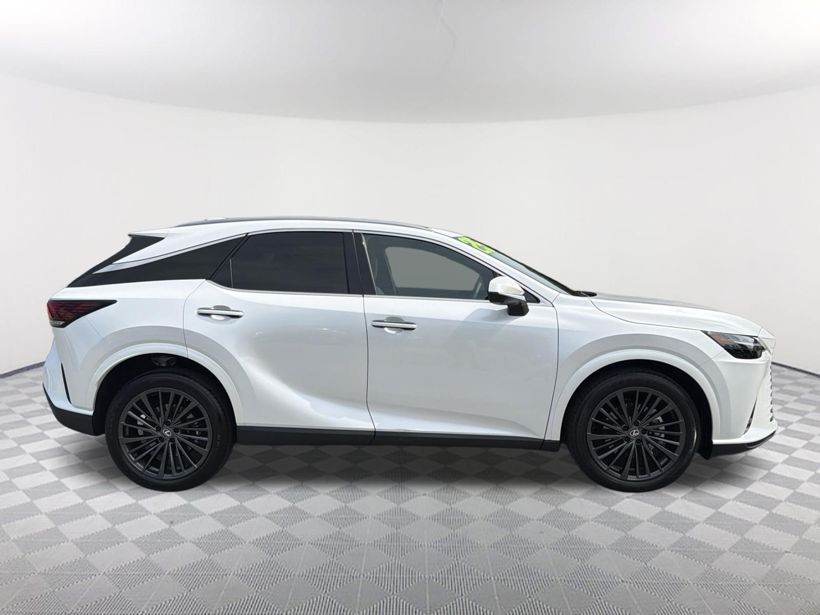 Used 2025 Lexus RX 350 Premium w/ Convenience Package FWD image 17