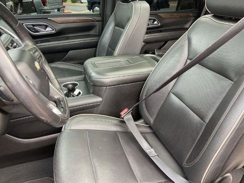 Used 2021 Chevrolet Tahoe Premier w/ Premium Package image 16