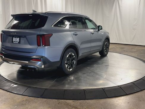 Certified 2025 Kia Sorento S image 8