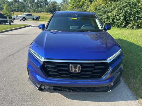 Used 2023 Honda CR-V EX image 2