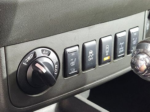 Used 2019 Nissan Frontier PRO-4X AWD/4WD image 21