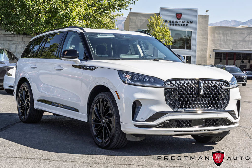 Used 2025 Lincoln Aviator Reserve w/ Luxury Package AWD/4WD image 16