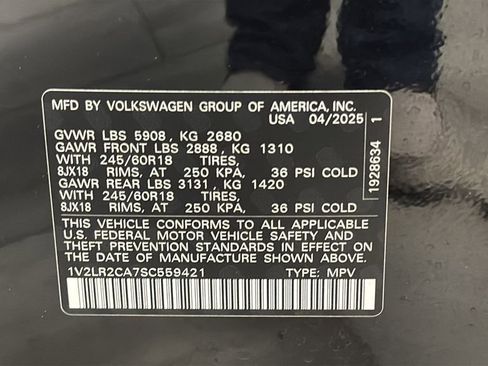 Used 2025 Volkswagen Atlas SE image 28