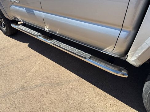 Used 2017 Toyota Tacoma TRD Sport w/ Tow Package image 12