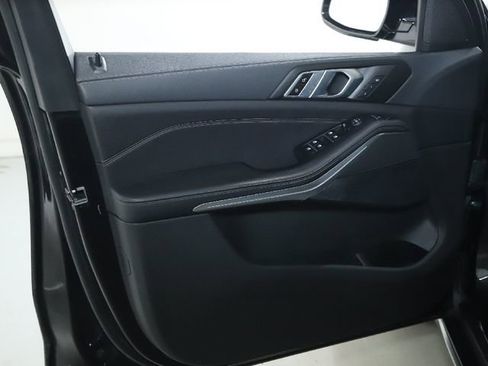 Used 2023 BMW X5 xDrive40i w/ Premium Package image 16