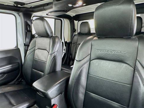 Used 2021 Jeep Gladiator Sport image 18