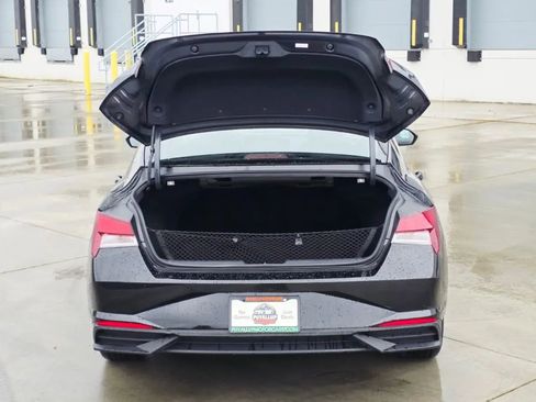 Used 2023 Hyundai Elantra SEL w/ Cargo Package image 18