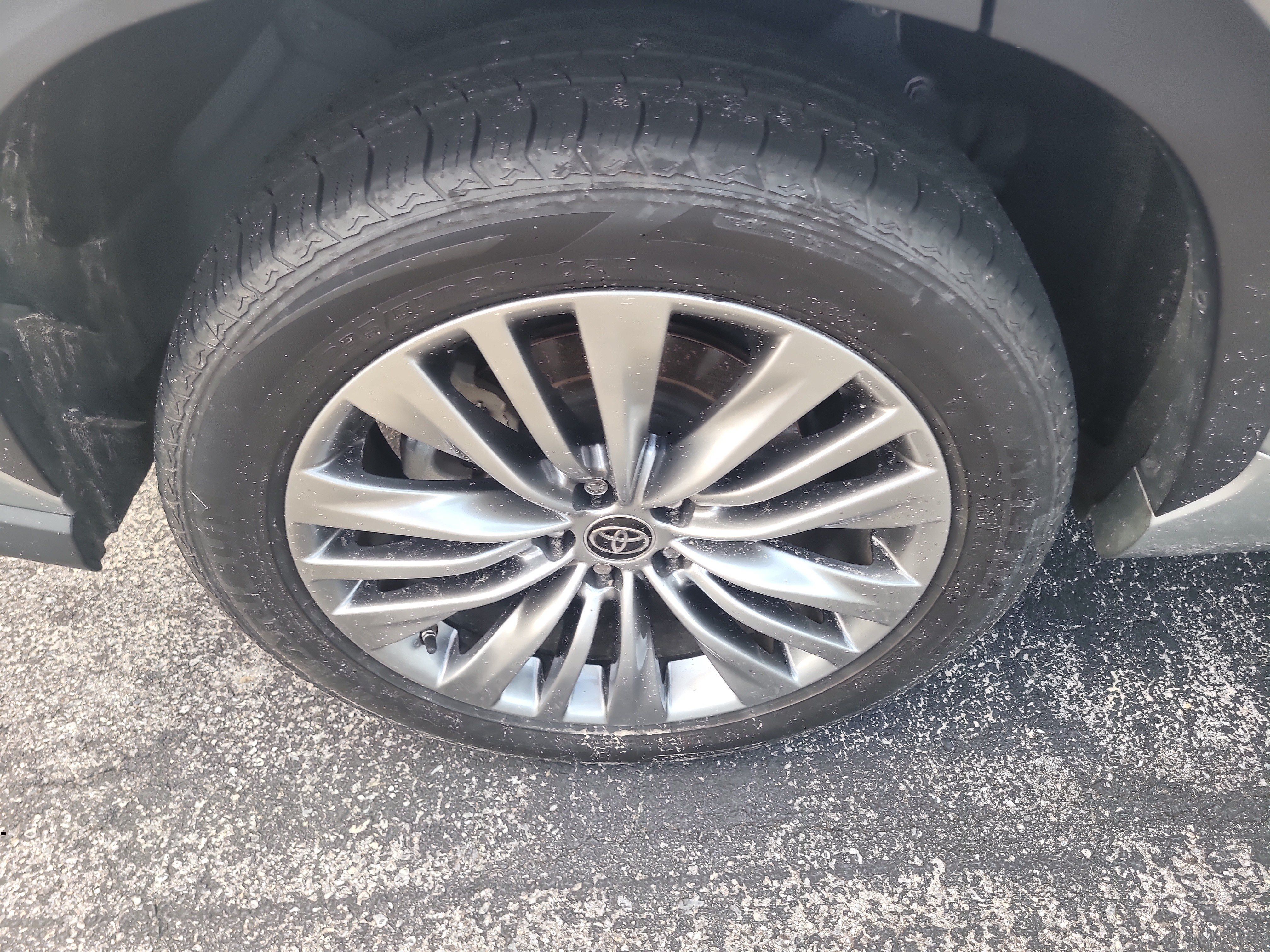 Used 2021 Toyota Highlander Platinum FWD image 8