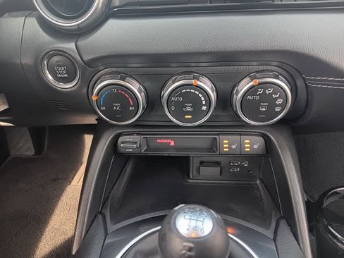 Used 2021 MAZDA MX-5 Miata RF Grand Touring image 19