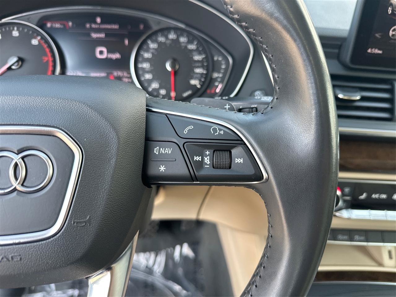 Used 2019 Audi Q5 2.0T Premium AWD/4WD image 35
