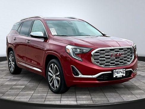 Used 2019 GMC Terrain Denali w/ Advanced Safety Package AWD/4WD image 3