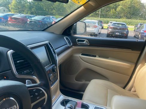 Used 2015 Jeep Grand Cherokee Limited AWD/4WD image 17