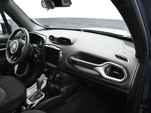 Used 2021 Jeep Renegade Latitude image 9