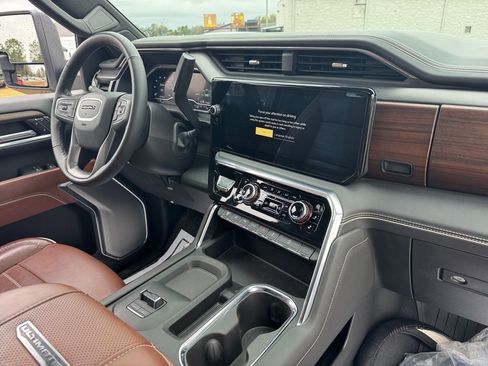 Used 2025 GMC Sierra 2500 Denali Ultimate AWD/4WD image 21