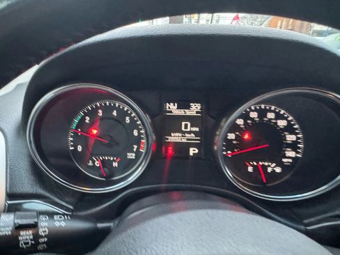 Used 2013 Jeep Grand Cherokee Laredo image 25