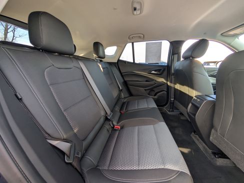 Certified 2024 Chevrolet Trax LT w/ Driver Confidence Package image 36