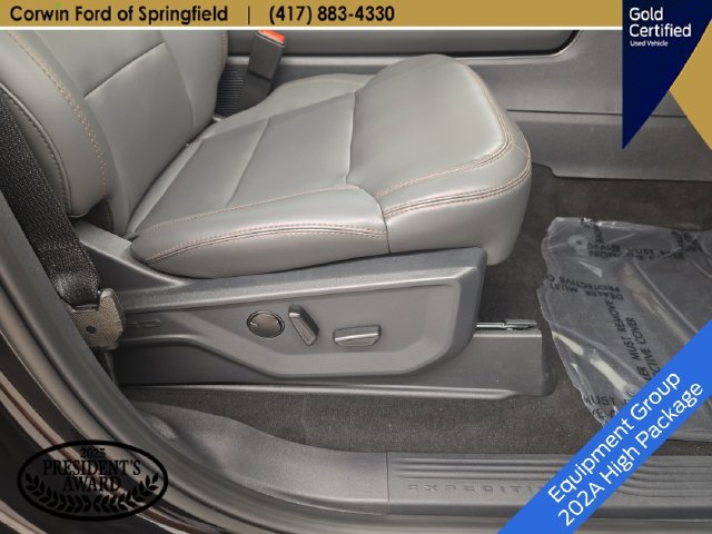 Certified 2025 Ford Expedition Active AWD/4WD image 11