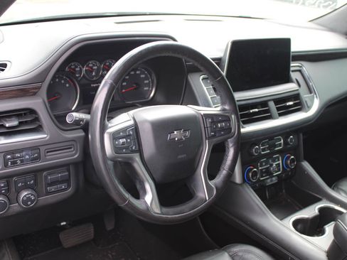 Used 2021 Chevrolet Tahoe Z71 w/ Z71 Signature Package image 9