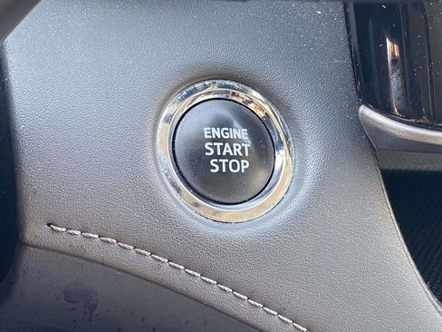 Used 2023 Toyota Highlander LE image 24